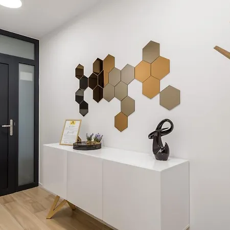 Modern Di Piu Daire *