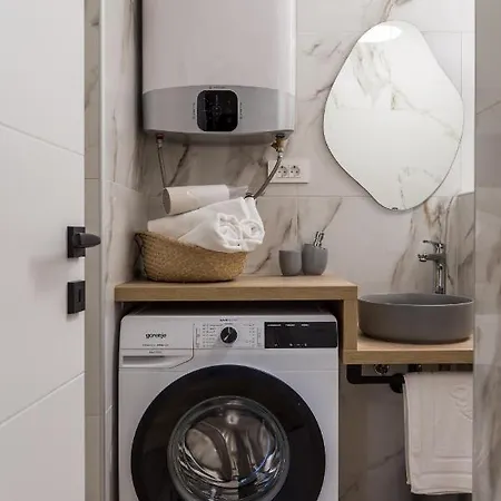 Modern Di Piu Free Garage Apartman *